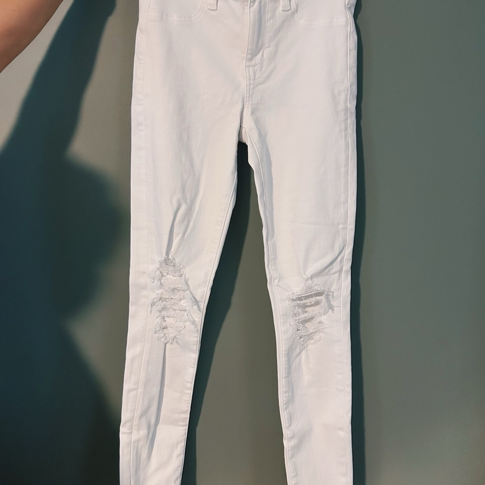 American Eagle White High Rise Jeggings Next Level Stretch. Size 4 New with tags